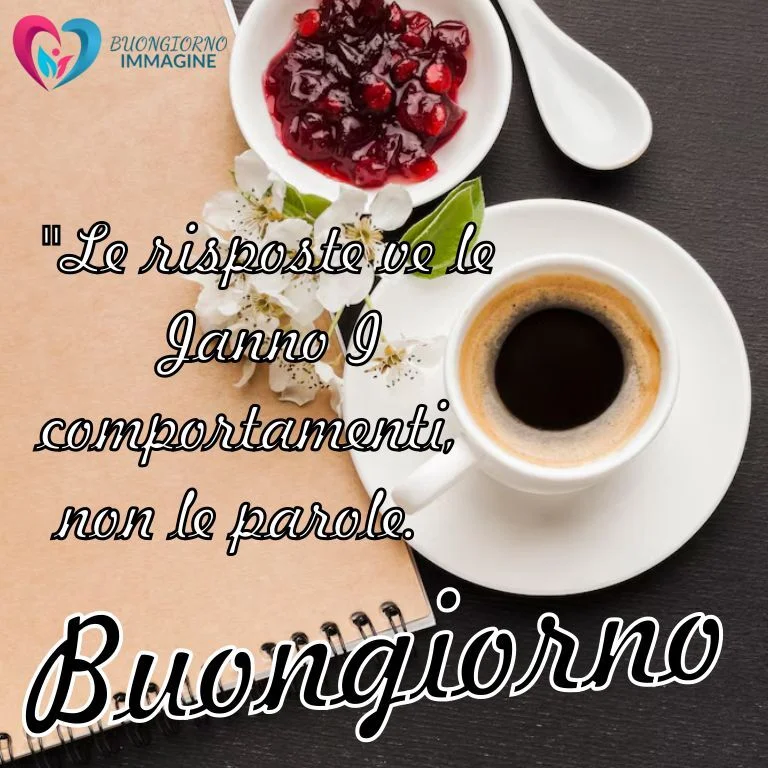 Una tazza di caffè buongiorno italiano, accompagnata da riflessioni per una giornata significativa.