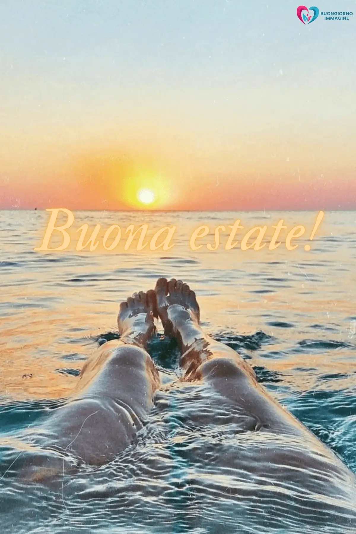 buongiorno estivo luminoso coppia acqua tramonto onde romantico