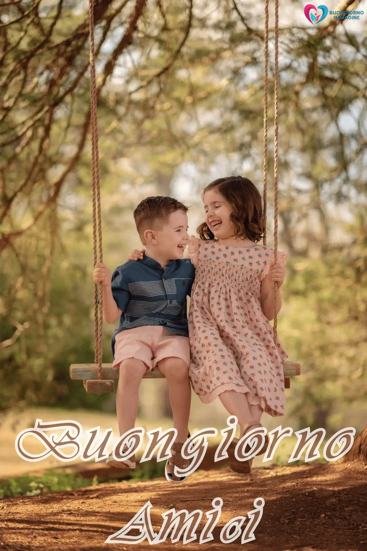 buongiorno amici gratis whatsapp con sorriso mattutino