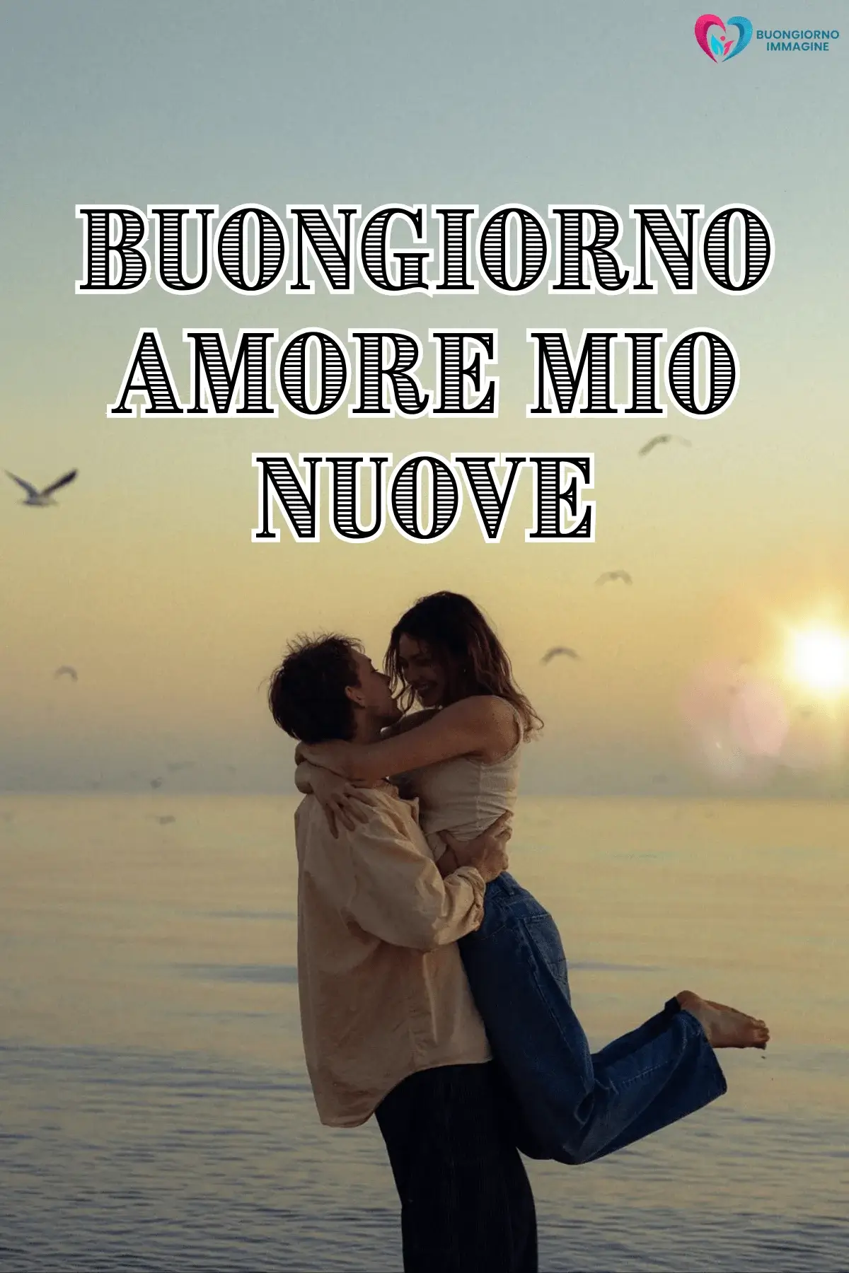 Buongiorno romantico coppia che si abbraccia felice