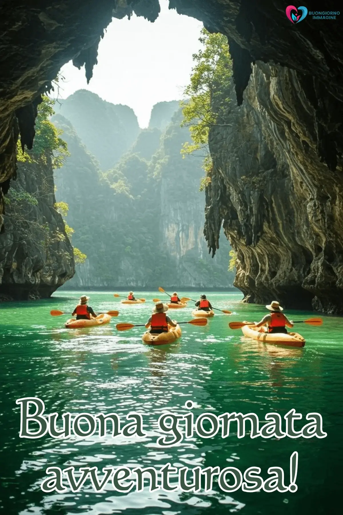 buongiorno estate bellissimo kayak grotta montagne turchese avventura