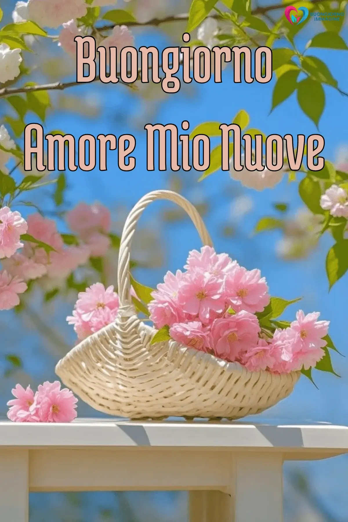 Buongiorno primaverile con cesto fiorito