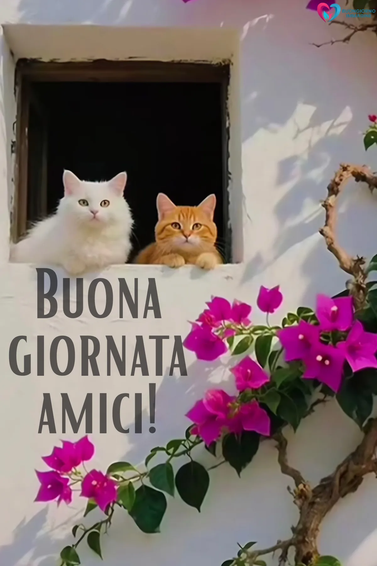 buongiorno e buona giornata con colazione e tazza fumante
