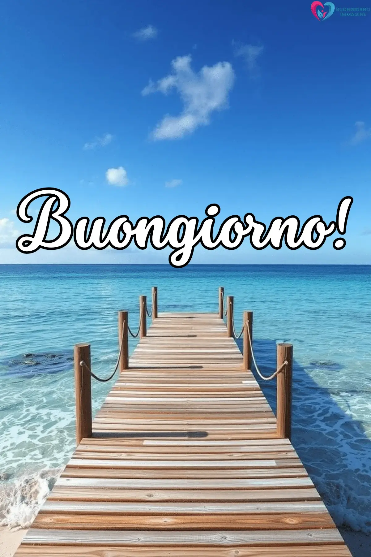 buongiorno estivo gratis con pontile legno e mare turchese sereno