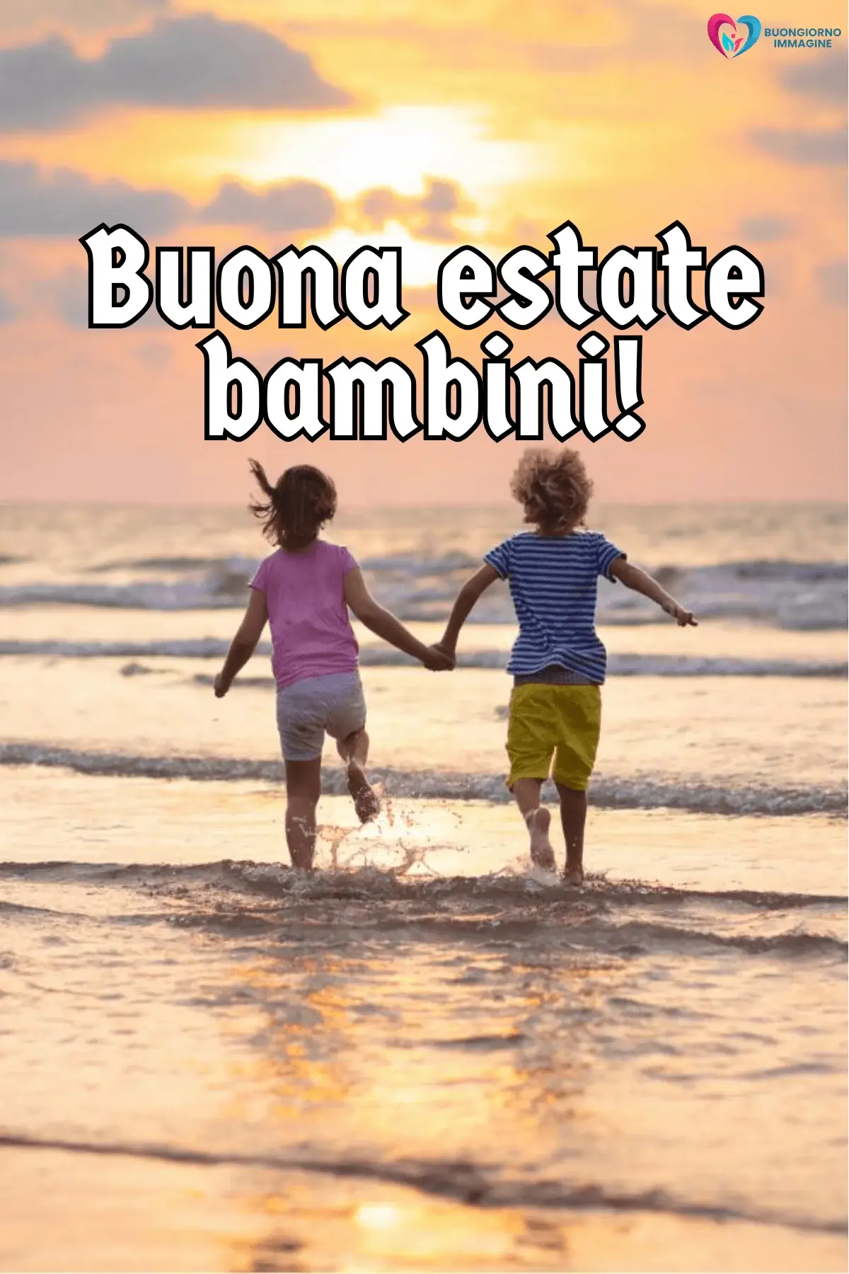 buongiorno estivo tropicale bambini mano spiaggia onde dolci