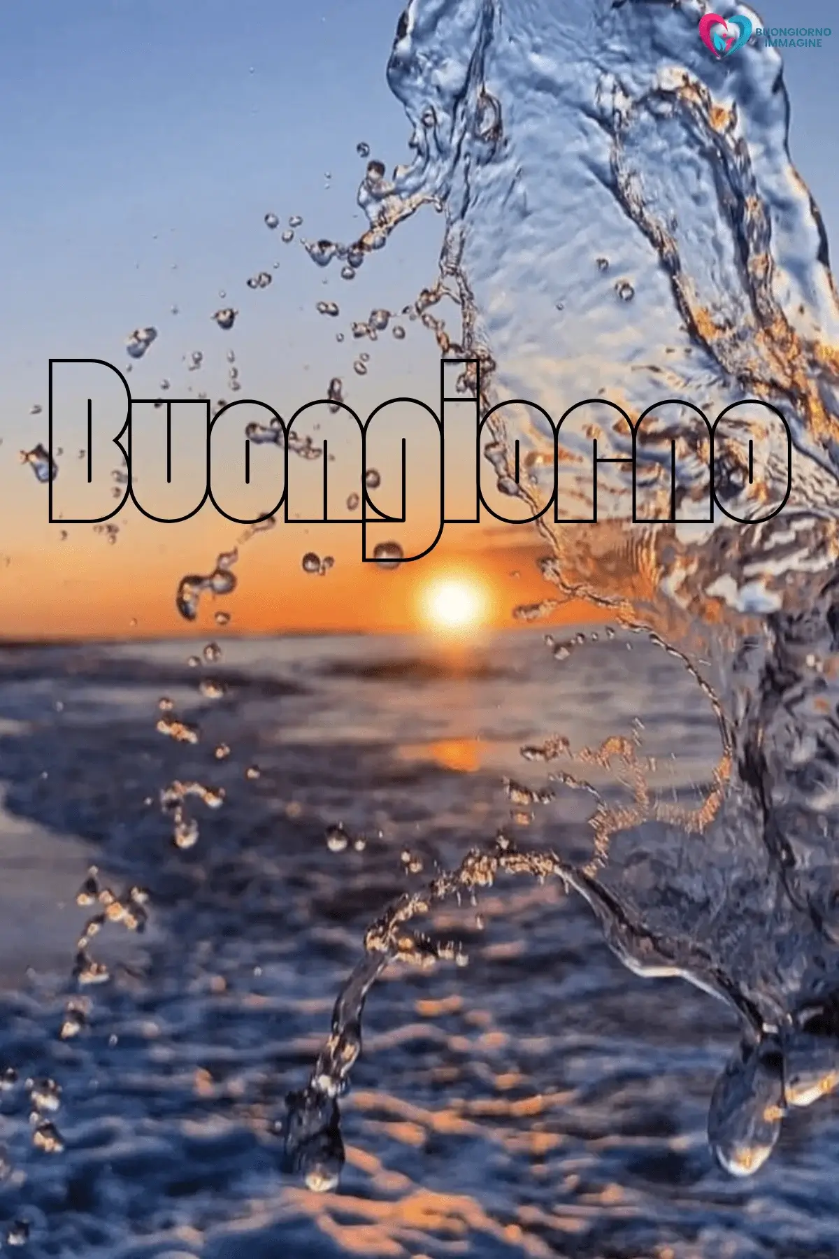 buongiorno estivo bellissimo onde tramonto riflessi dorati schiumose