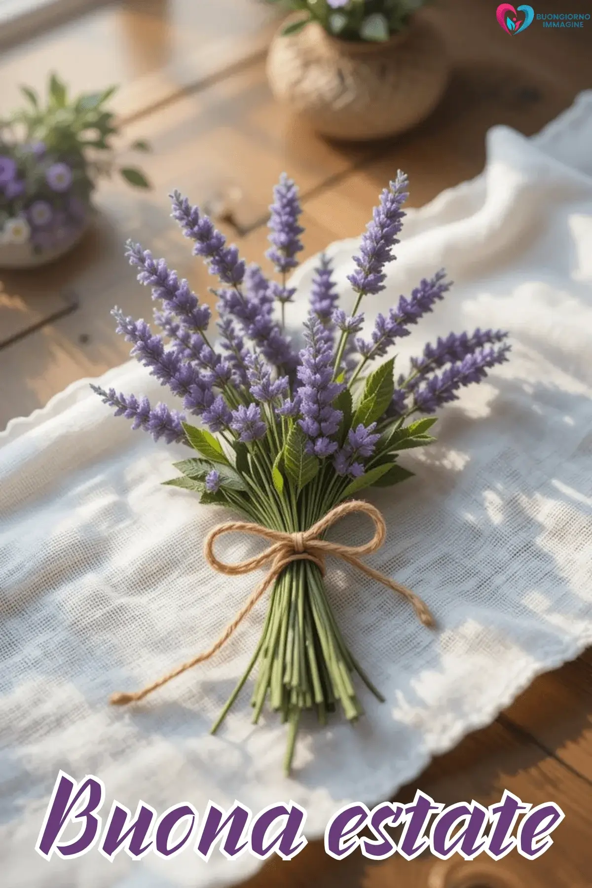 nuove immagini buongiorno estivo lavanda viola spago tavolo legno