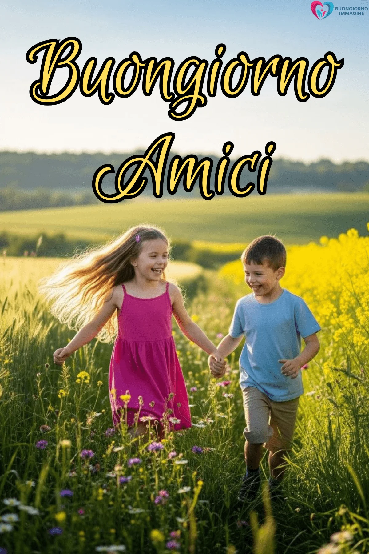 Bambini che corrono in un prato fiorito tenendosi per mano – buongiorno amici immagini gratis per WhatsApp