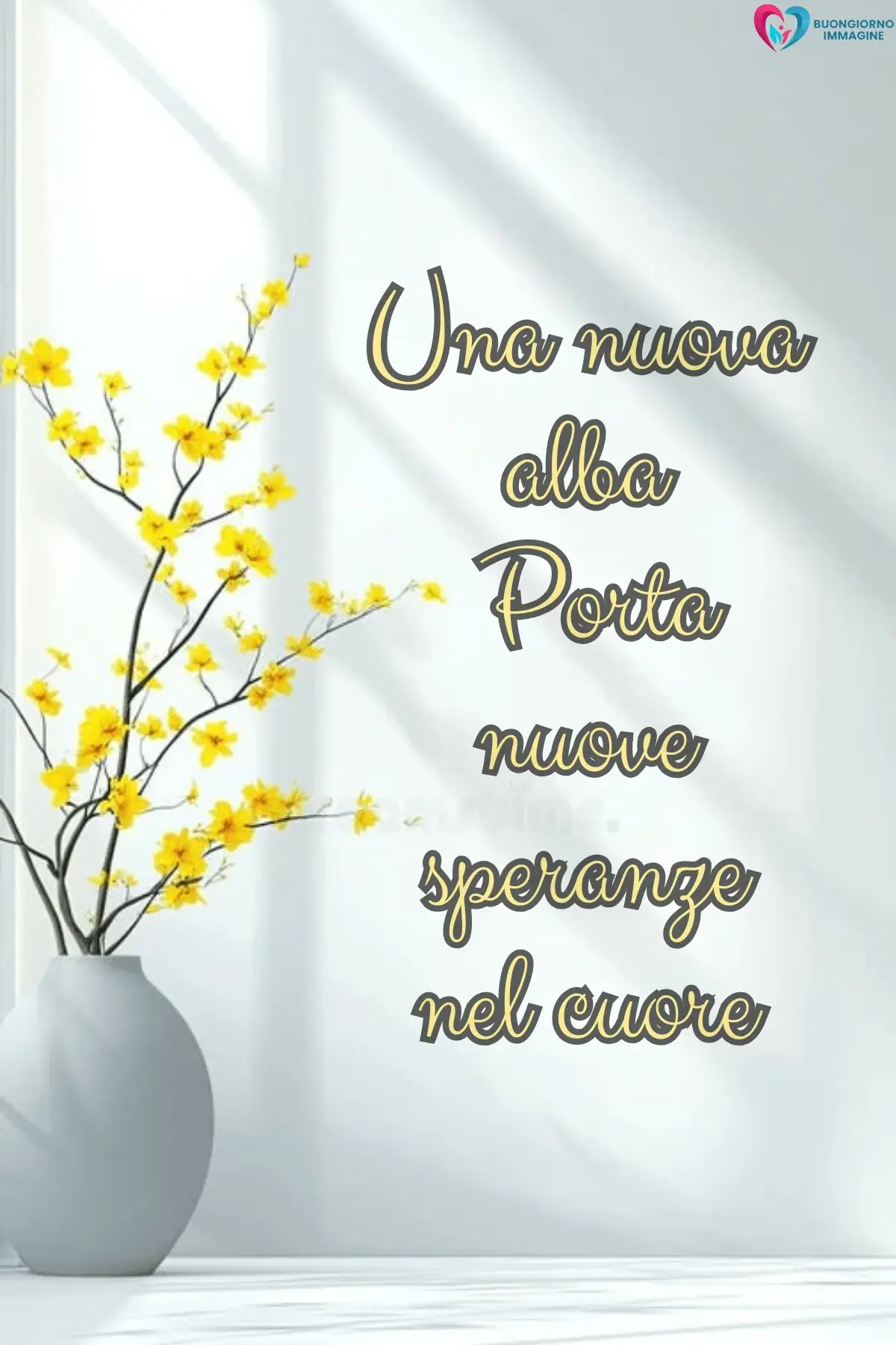 Vaso bianco con rami di fiori gialli e frase buongiorno nuova alba, immagini gratis per WhatsApp