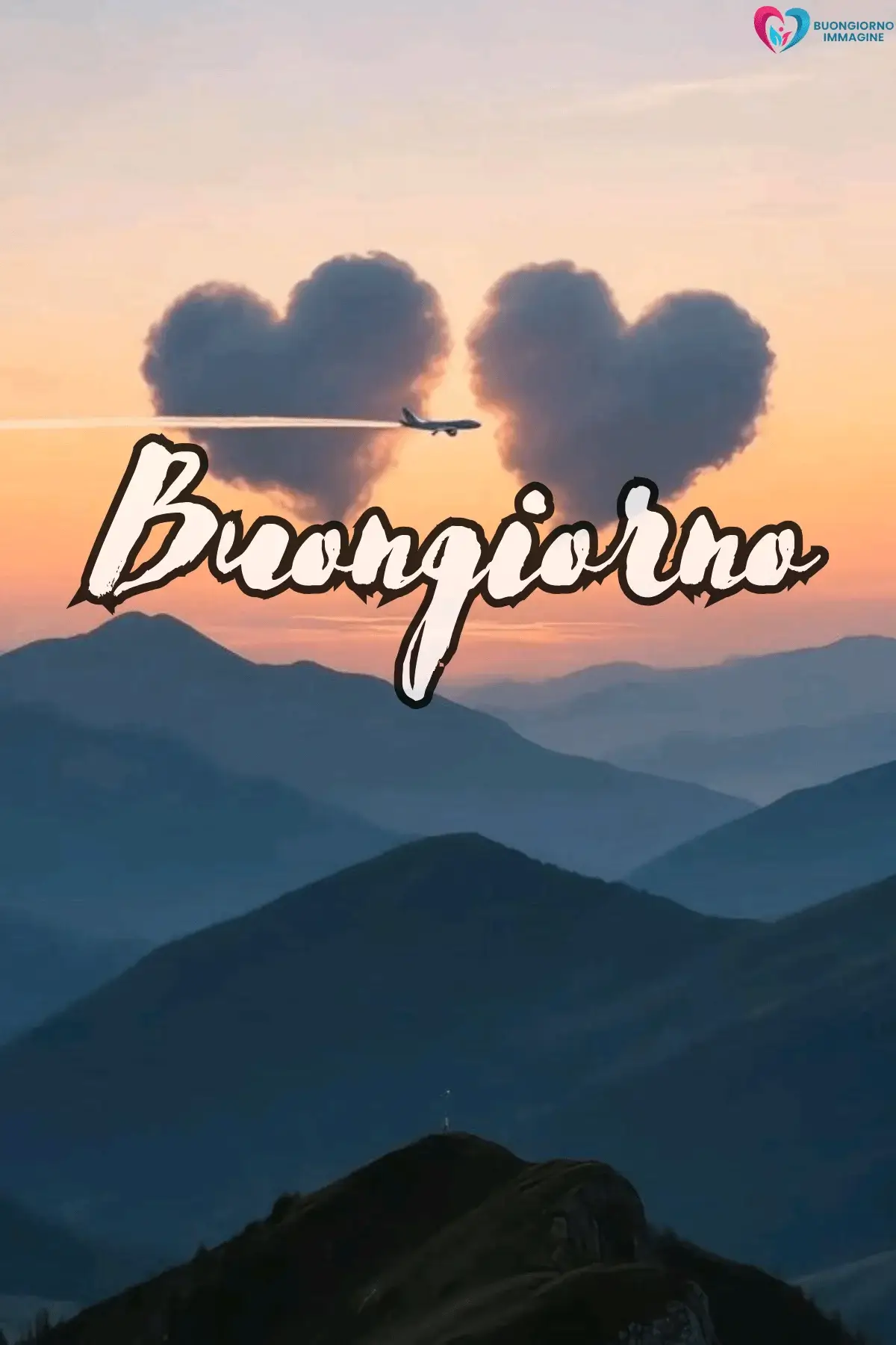 Nuvole a forma di cuore con aereo al tramonto su montagne, buongiorno con il cuore immagini gratis per WhatsApp