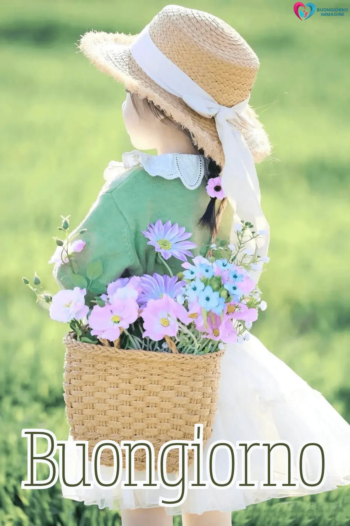 Bambina con cappello di paglia e cesto di fiori colorati, buongiorno bambini, immagini gratis per WhatsApp