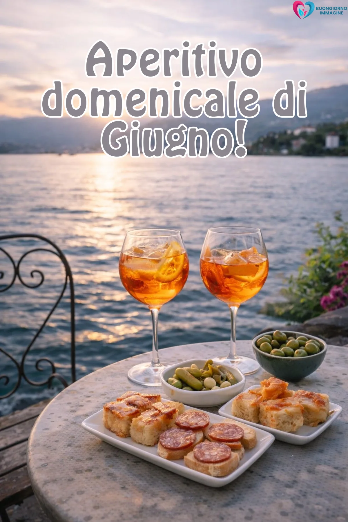 buona domenica di giugno immagini con colazione e tazza fumante