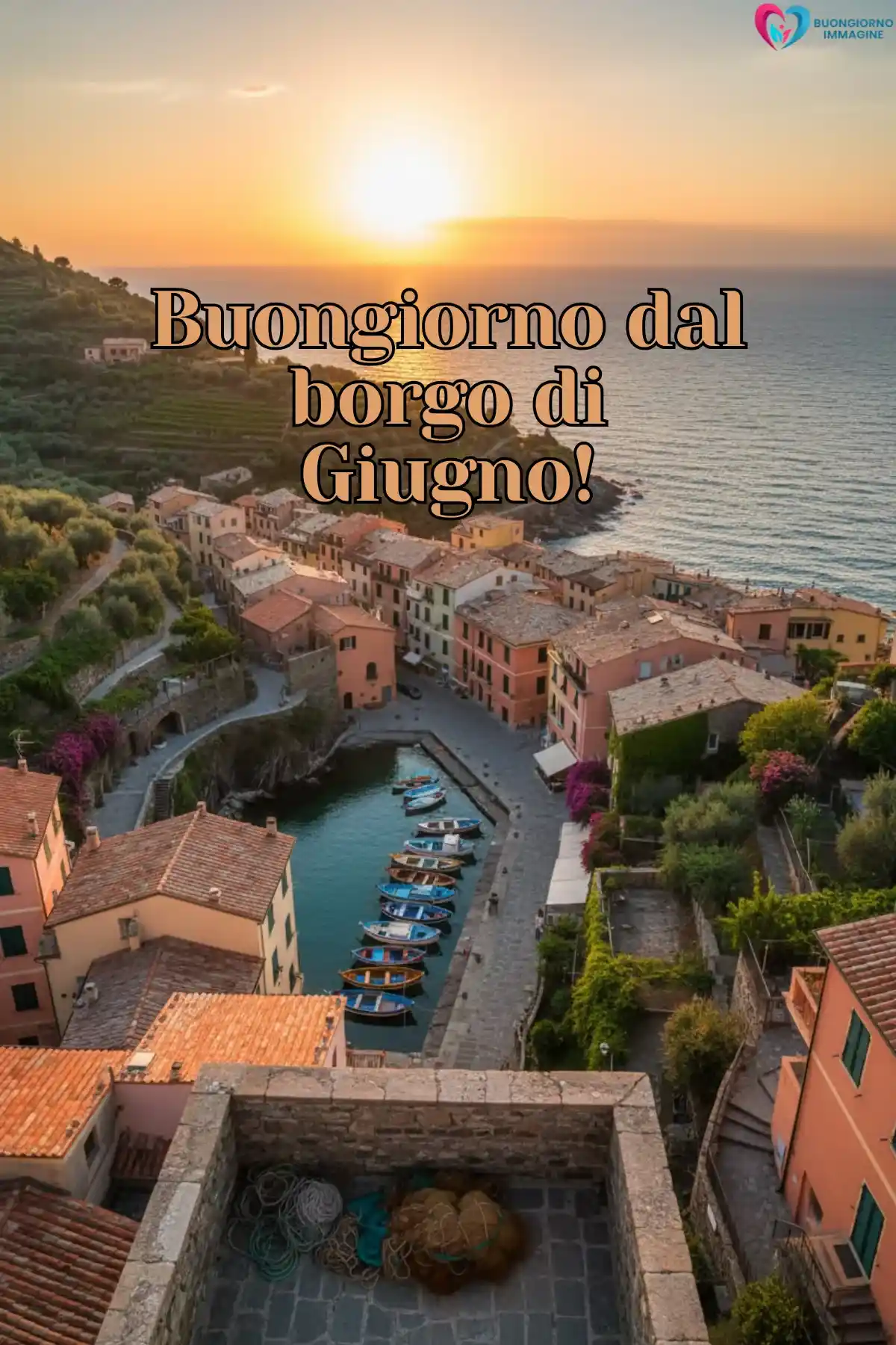 buongiorno mattina di giugno con gatto assonnato e cuscini (compresso)