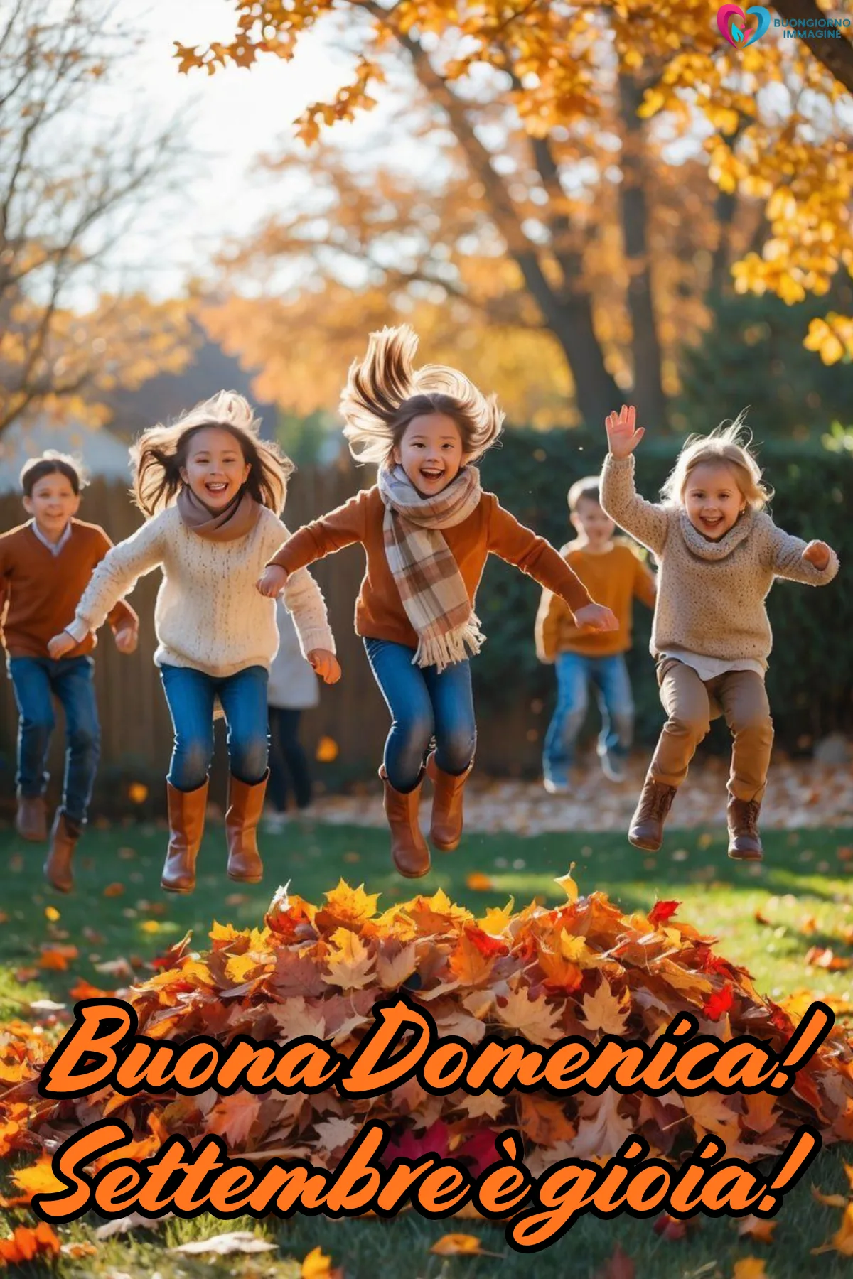 buona domenica di settembre - bambini felici saltano foglie autunnali in giardino - immagini nuove gratis per WhatsApp